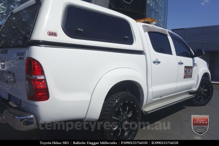 20x9.0 Ballistic Dagger BFM on TOYOTA HILUX